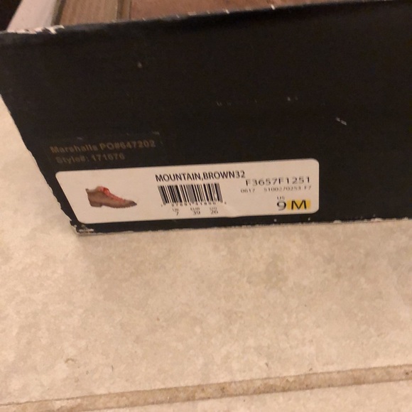 ❤️Closet Closing sale❤️LIKE NEW IN BOX FERGALICIOUS BOOTS - Picture 3 of 9